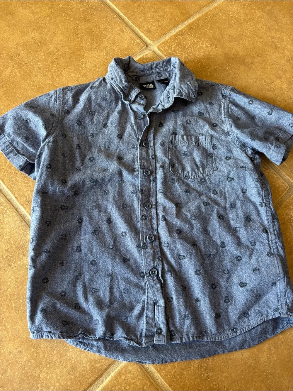Boys M Star Wars button up